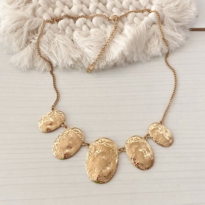 A   G   O   T   A   D   O   Collar  5 dijes, acero inoxidable, bafy joyeria.